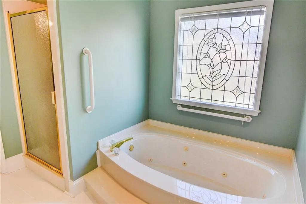 2135 Dunwoody Heritage Drive, Dunwoody, Georgia 30350, 4 Bedrooms Bedrooms, ,5 BathroomsBathrooms,Residential,Sold,2135 Dunwoody Heritage Drive,5797421