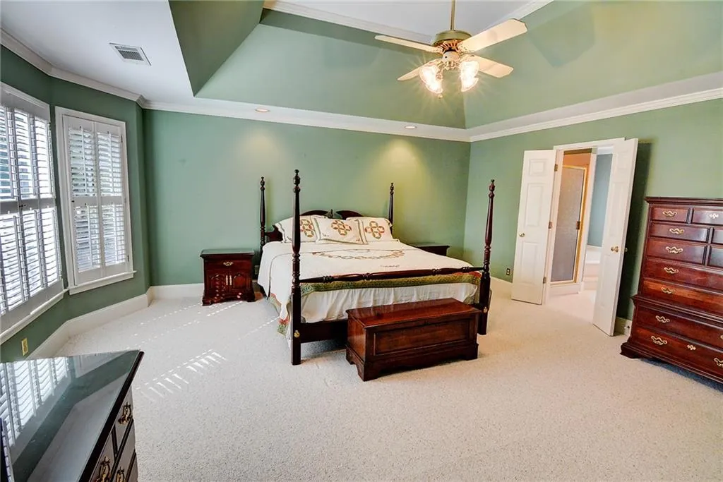 2135 Dunwoody Heritage Drive, Dunwoody, Georgia 30350, 4 Bedrooms Bedrooms, ,5 BathroomsBathrooms,Residential,Sold,2135 Dunwoody Heritage Drive,5797421