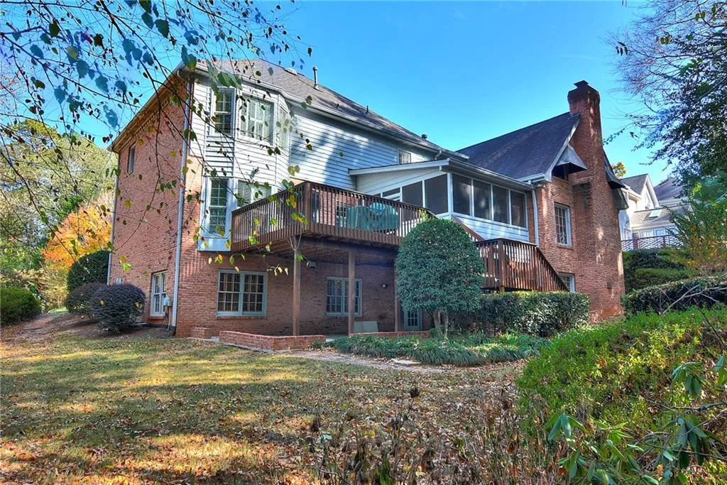 2135 Dunwoody Heritage Drive, Dunwoody, Georgia 30350, 4 Bedrooms Bedrooms, ,5 BathroomsBathrooms,Residential,Sold,2135 Dunwoody Heritage Drive,5797421