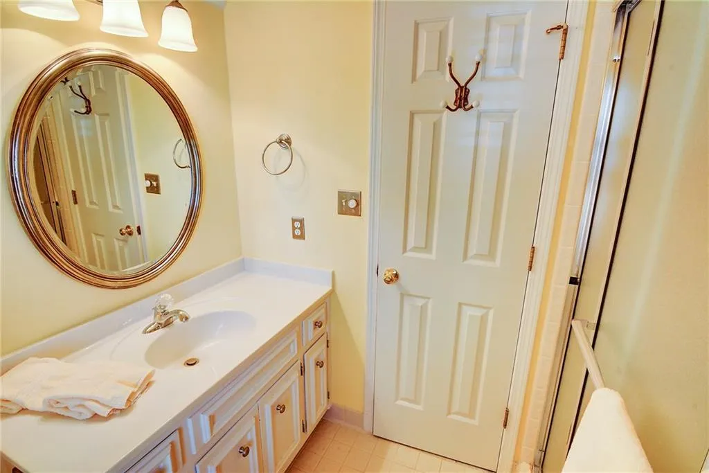 2135 Dunwoody Heritage Drive, Dunwoody, Georgia 30350, 4 Bedrooms Bedrooms, ,5 BathroomsBathrooms,Residential,Sold,2135 Dunwoody Heritage Drive,5797421