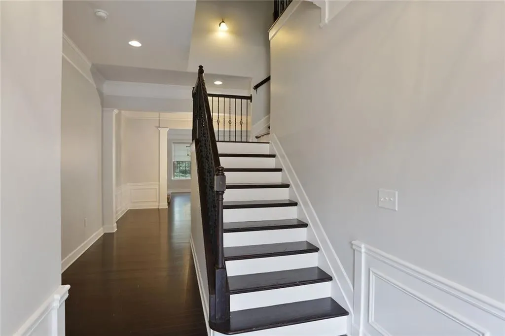 107 Beverly Place, Sandy Springs, Georgia 30328, 3 Bedrooms Bedrooms, ,3 BathroomsBathrooms,Residential,Sold,107 Beverly Place,7013752