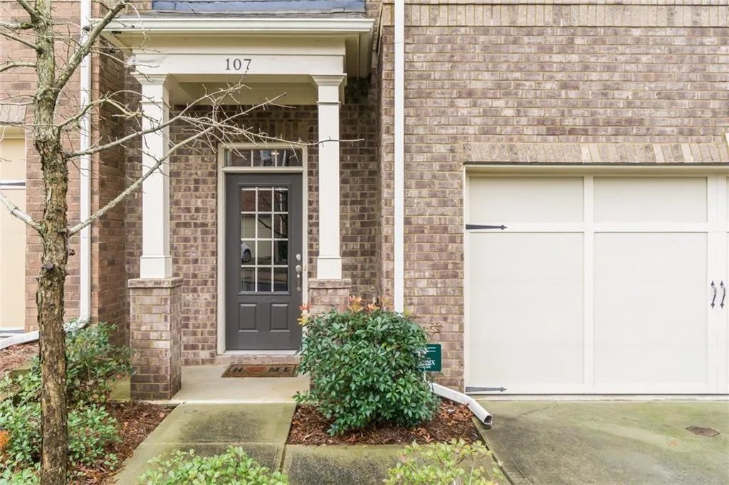 107 Beverly Place, Sandy Springs, Georgia 30328, 3 Bedrooms Bedrooms, ,3 BathroomsBathrooms,Residential,Sold,107 Beverly Place,7013752