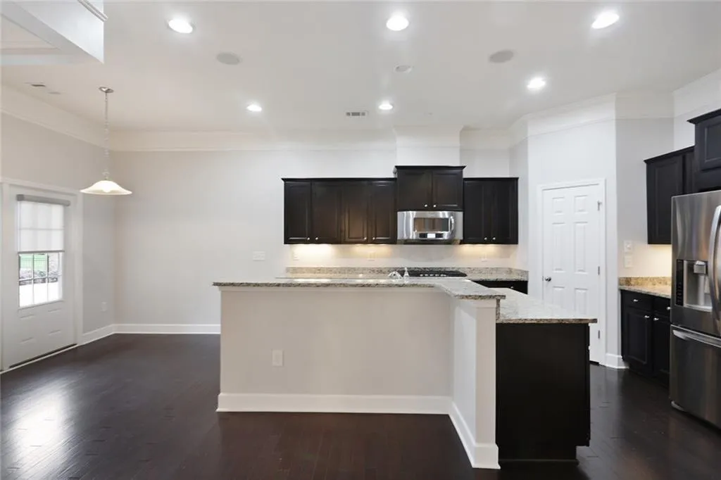 107 Beverly Place, Sandy Springs, Georgia 30328, 3 Bedrooms Bedrooms, ,3 BathroomsBathrooms,Residential,Sold,107 Beverly Place,7013752