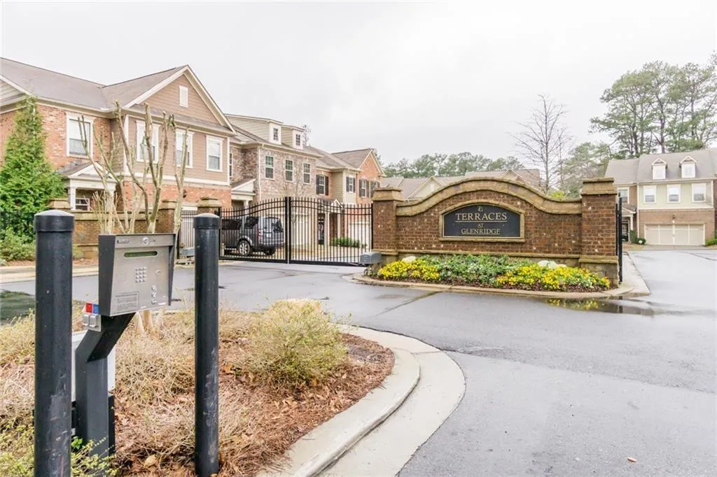 107 Beverly Place, Sandy Springs, Georgia 30328, 3 Bedrooms Bedrooms, ,3 BathroomsBathrooms,Residential,Sold,107 Beverly Place,7013752