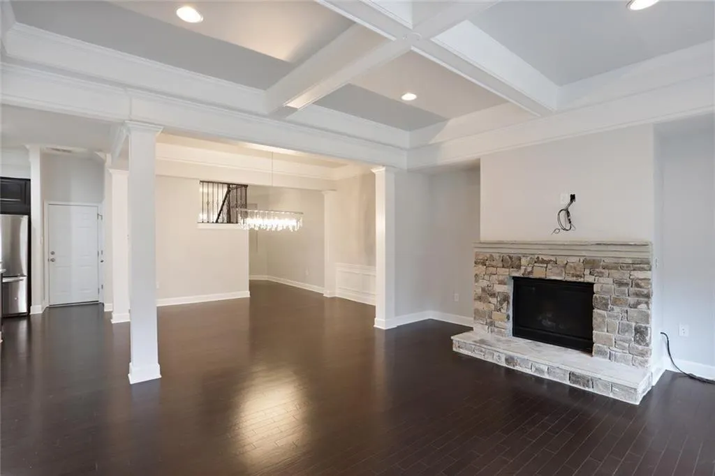 107 Beverly Place, Sandy Springs, Georgia 30328, 3 Bedrooms Bedrooms, ,3 BathroomsBathrooms,Residential,Sold,107 Beverly Place,7013752