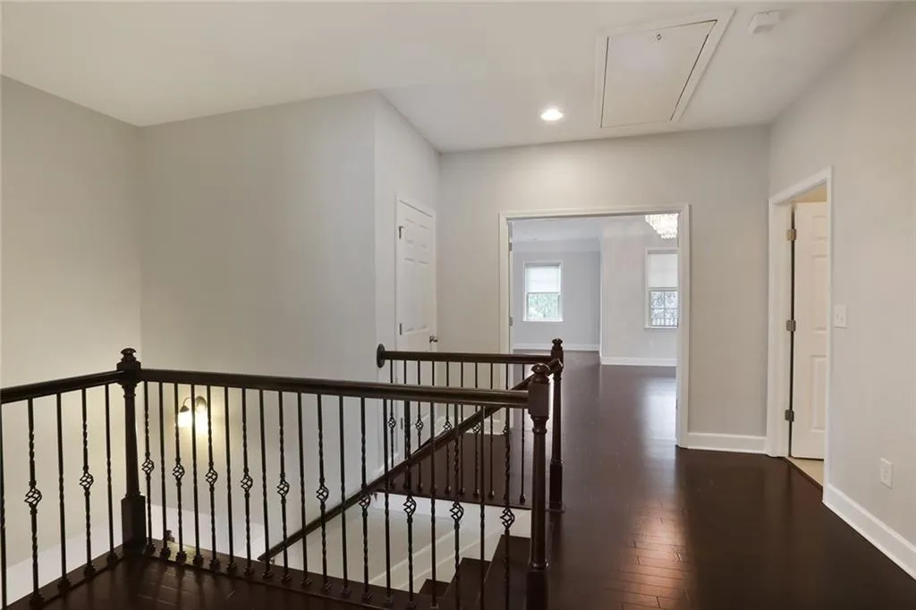 107 Beverly Place, Sandy Springs, Georgia 30328, 3 Bedrooms Bedrooms, ,3 BathroomsBathrooms,Residential,Sold,107 Beverly Place,7013752