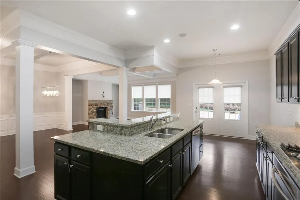 107 Beverly Place, Sandy Springs, Georgia 30328, 3 Bedrooms Bedrooms, ,3 BathroomsBathrooms,Residential,Sold,107 Beverly Place,7013752