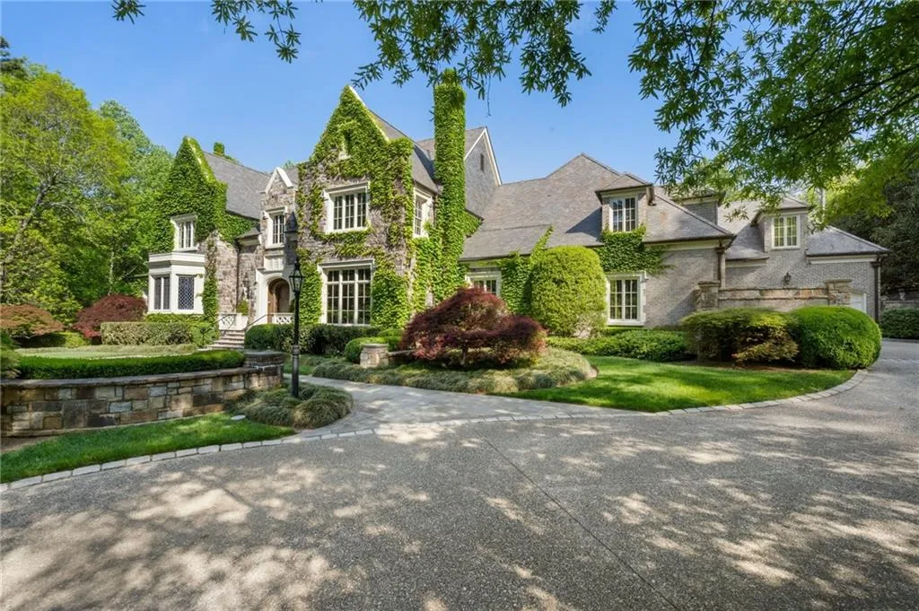 3685 Paces Ferry Road Nw, Atlanta, Georgia 30327, 6 Bedrooms Bedrooms, ,7 BathroomsBathrooms,Residential,For Sale,3685 Paces Ferry Road Nw,7508032