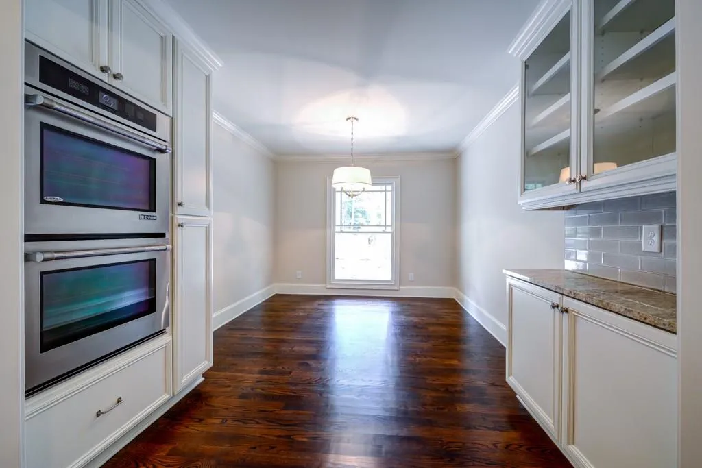 520 Valley Green Drive Ne, Atlanta, Georgia 30342, 5 Bedrooms Bedrooms, ,5 BathroomsBathrooms,Residential,Sold,520 Valley Green Drive Ne,5548042