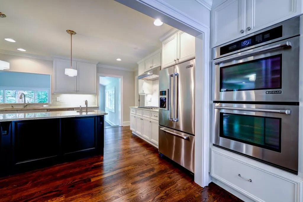 520 Valley Green Drive Ne, Atlanta, Georgia 30342, 5 Bedrooms Bedrooms, ,5 BathroomsBathrooms,Residential,Sold,520 Valley Green Drive Ne,5548042