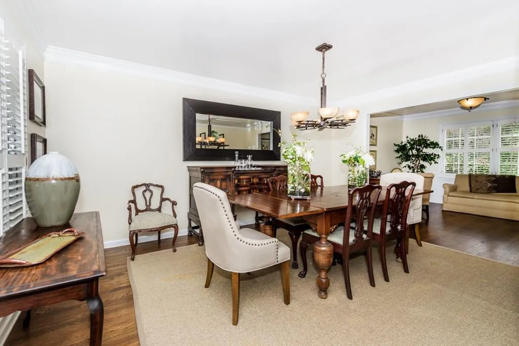 305 Forest Valley Court, Atlanta, Georgia 30342, 4 Bedrooms Bedrooms, ,2 BathroomsBathrooms,Residential,Sold,305 Forest Valley Court,5987823