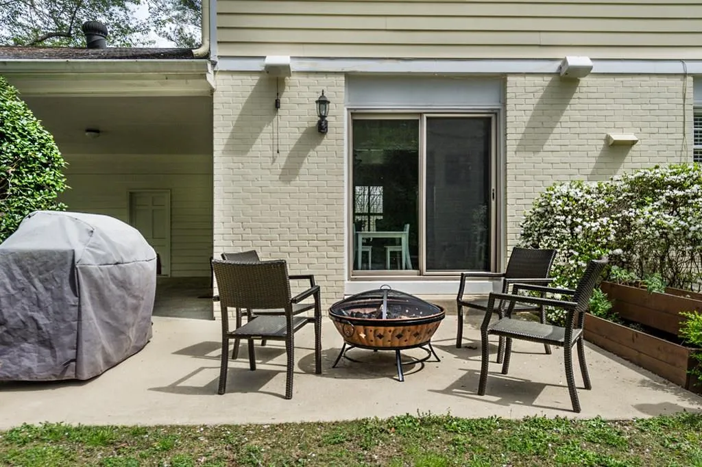 305 Forest Valley Court, Atlanta, Georgia 30342, 4 Bedrooms Bedrooms, ,2 BathroomsBathrooms,Residential,Sold,305 Forest Valley Court,5987823