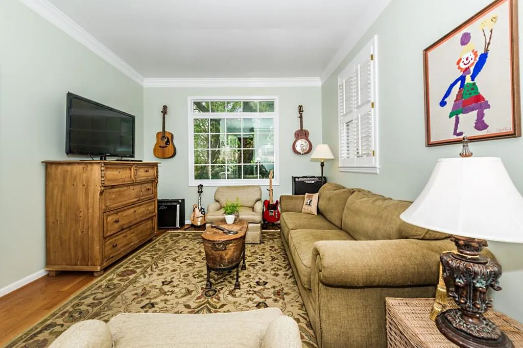 305 Forest Valley Court, Atlanta, Georgia 30342, 4 Bedrooms Bedrooms, ,2 BathroomsBathrooms,Residential,Sold,305 Forest Valley Court,5987823