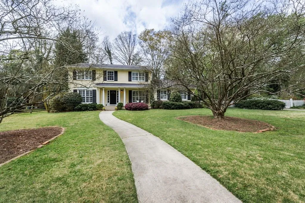 305 Forest Valley Court, Atlanta, Georgia 30342, 4 Bedrooms Bedrooms, ,2 BathroomsBathrooms,Residential,Sold,305 Forest Valley Court,5987823