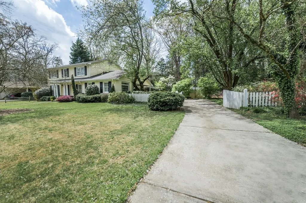 305 Forest Valley Court, Atlanta, Georgia 30342, 4 Bedrooms Bedrooms, ,2 BathroomsBathrooms,Residential,Sold,305 Forest Valley Court,5987823