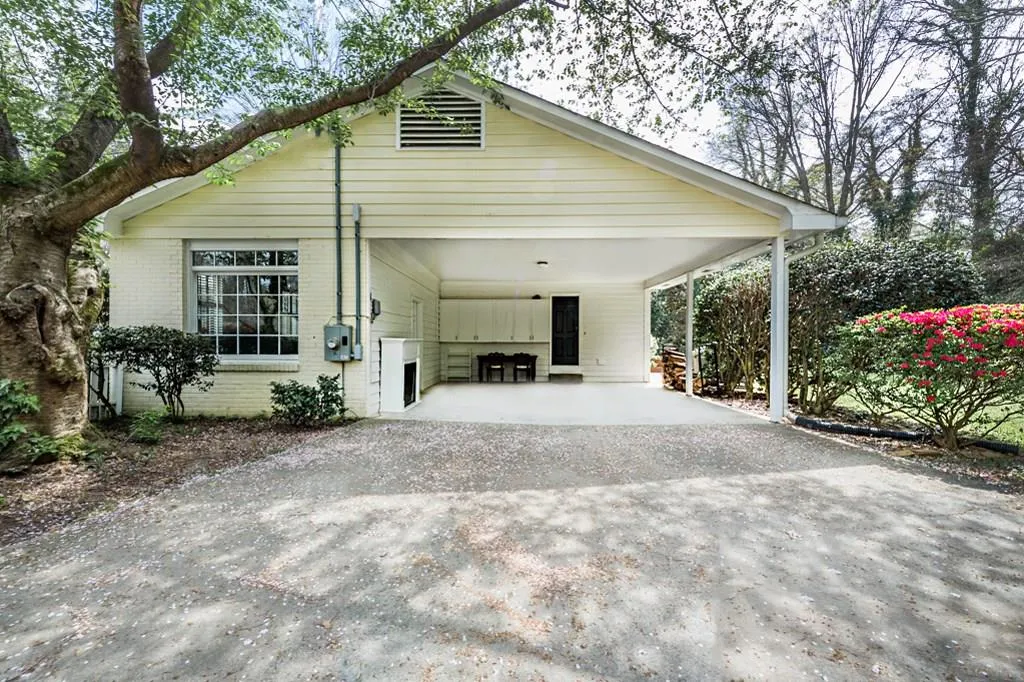 305 Forest Valley Court, Atlanta, Georgia 30342, 4 Bedrooms Bedrooms, ,2 BathroomsBathrooms,Residential,Sold,305 Forest Valley Court,5987823