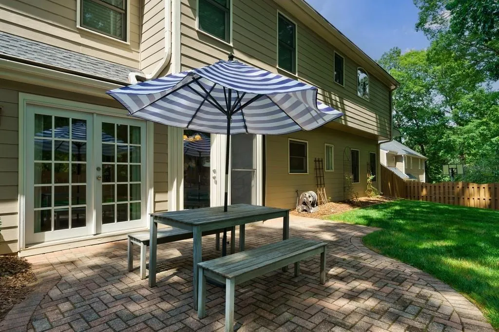 175 Old College Way, Sandy Springs, Georgia 30328, 5 Bedrooms Bedrooms, ,3 BathroomsBathrooms,Residential,Sold,175 Old College Way,7223747