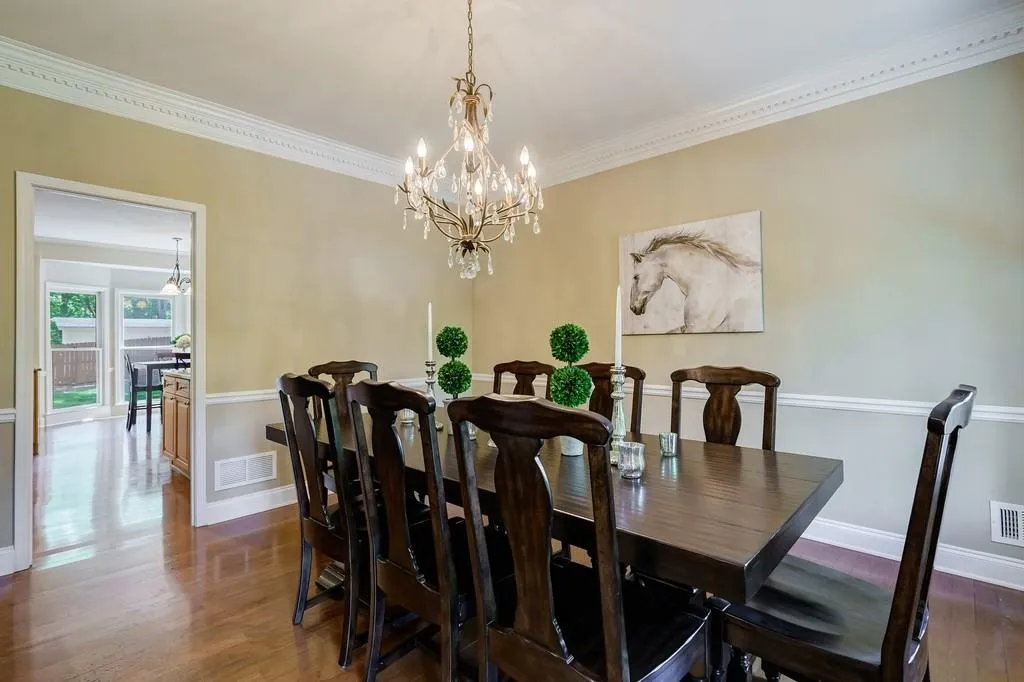 175 Old College Way, Sandy Springs, Georgia 30328, 5 Bedrooms Bedrooms, ,3 BathroomsBathrooms,Residential,Sold,175 Old College Way,7223747