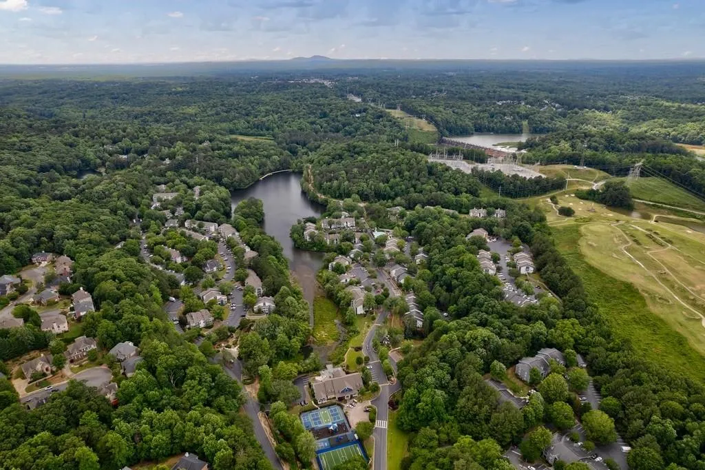 175 Old College Way, Sandy Springs, Georgia 30328, 5 Bedrooms Bedrooms, ,3 BathroomsBathrooms,Residential,Sold,175 Old College Way,7223747