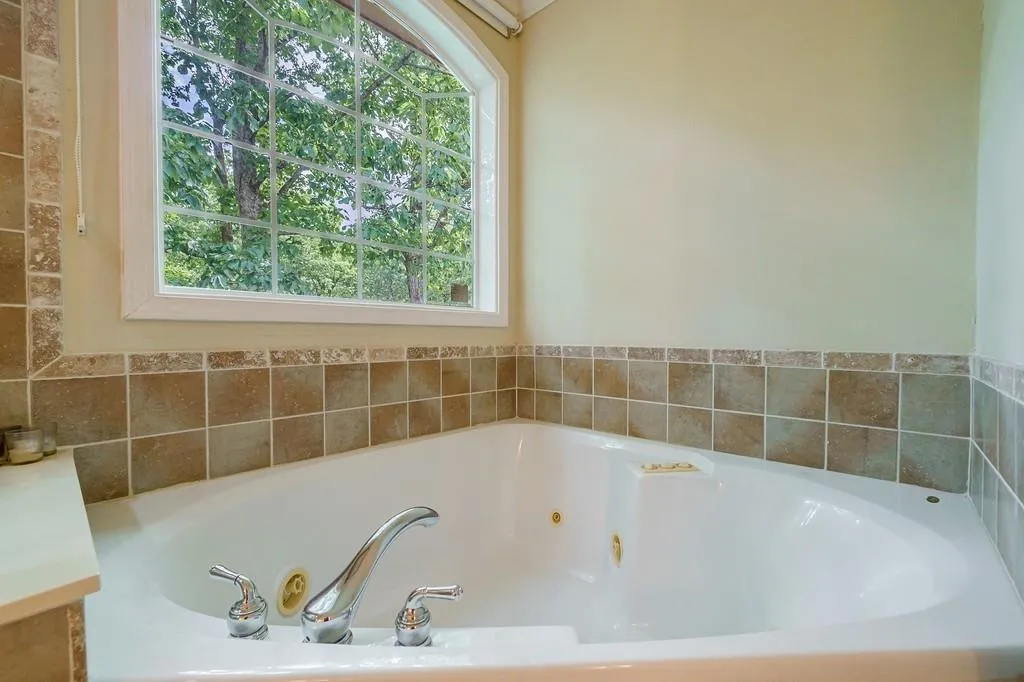 175 Old College Way, Sandy Springs, Georgia 30328, 5 Bedrooms Bedrooms, ,3 BathroomsBathrooms,Residential,Sold,175 Old College Way,7223747