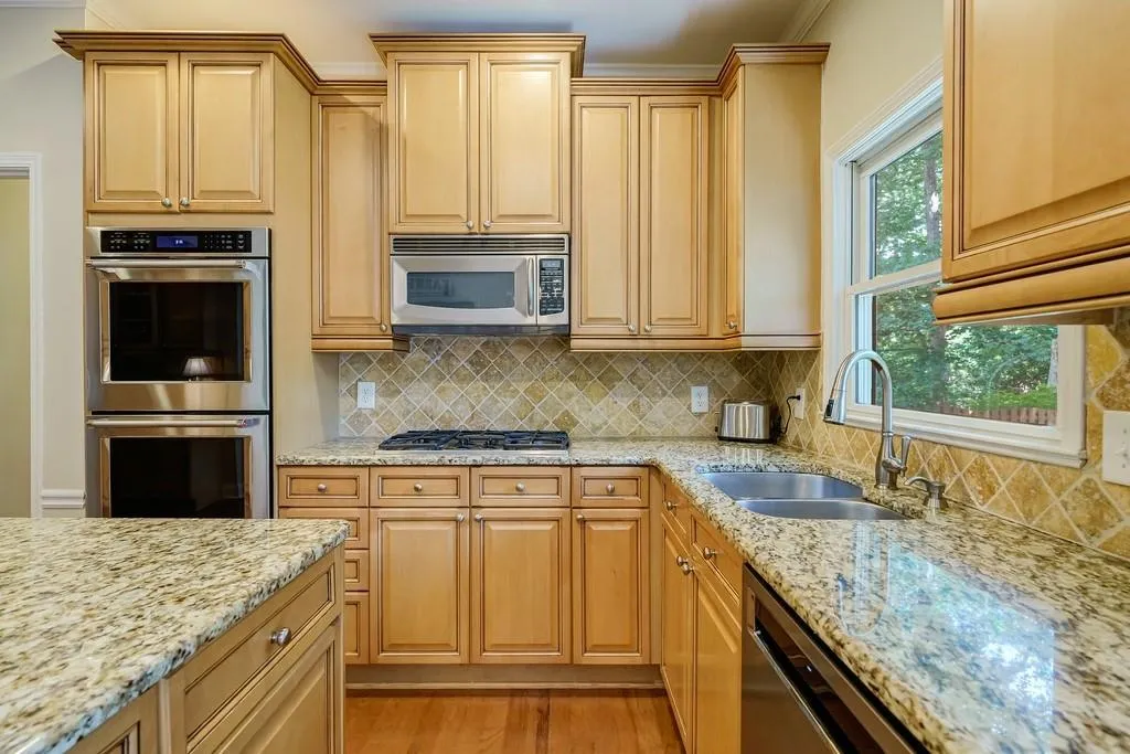 175 Old College Way, Sandy Springs, Georgia 30328, 5 Bedrooms Bedrooms, ,3 BathroomsBathrooms,Residential,Sold,175 Old College Way,7223747