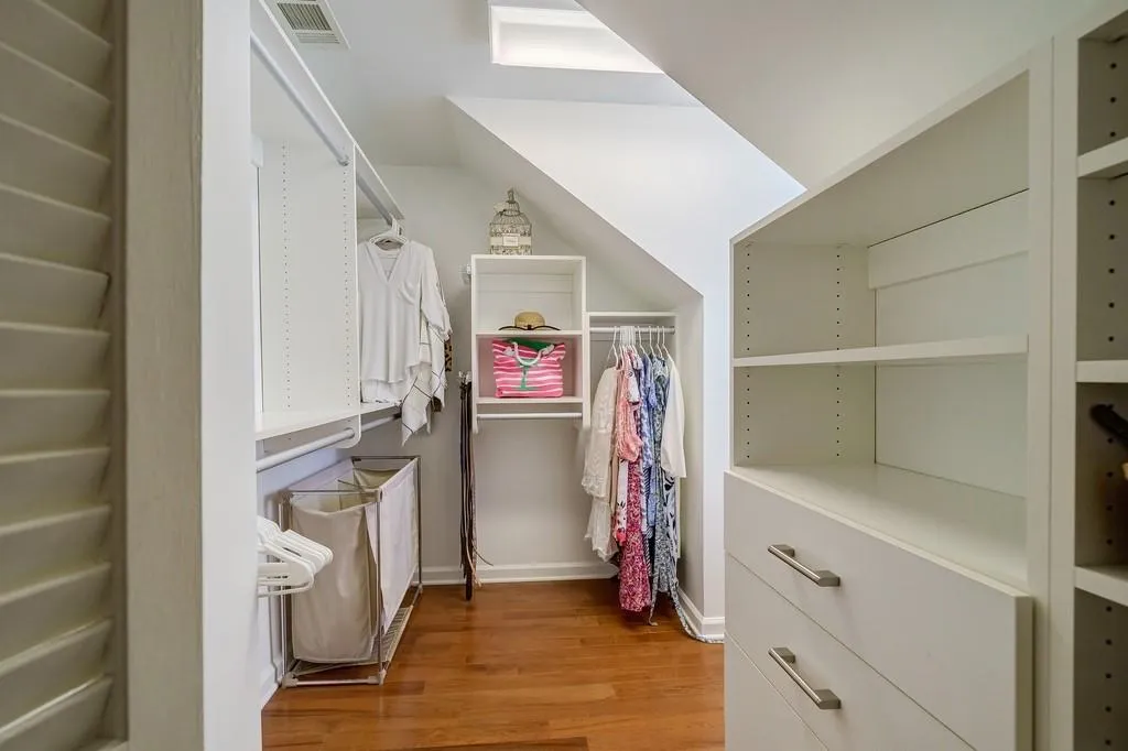 175 Old College Way, Sandy Springs, Georgia 30328, 5 Bedrooms Bedrooms, ,3 BathroomsBathrooms,Residential,Sold,175 Old College Way,7223747