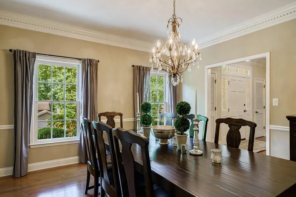 175 Old College Way, Sandy Springs, Georgia 30328, 5 Bedrooms Bedrooms, ,3 BathroomsBathrooms,Residential,Sold,175 Old College Way,7223747
