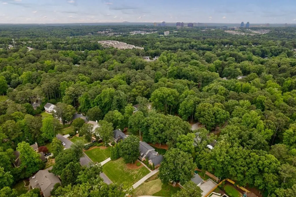 175 Old College Way, Sandy Springs, Georgia 30328, 5 Bedrooms Bedrooms, ,3 BathroomsBathrooms,Residential,Sold,175 Old College Way,7223747