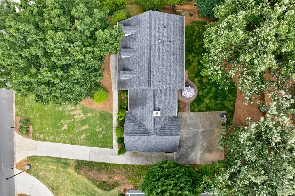 175 Old College Way, Sandy Springs, Georgia 30328, 5 Bedrooms Bedrooms, ,3 BathroomsBathrooms,Residential,Sold,175 Old College Way,7223747