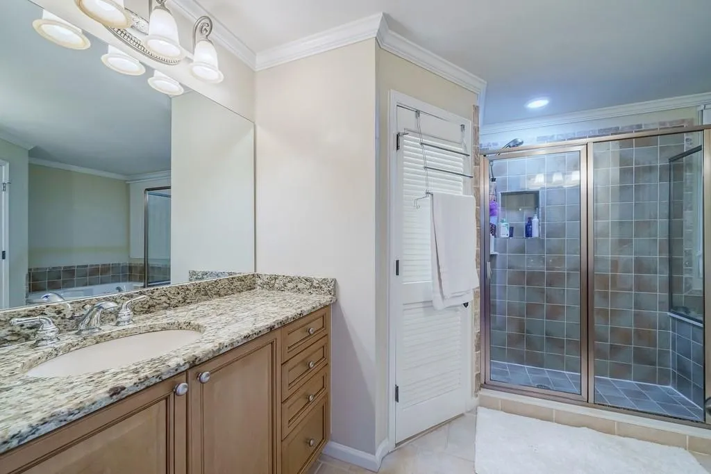 175 Old College Way, Sandy Springs, Georgia 30328, 5 Bedrooms Bedrooms, ,3 BathroomsBathrooms,Residential,Sold,175 Old College Way,7223747