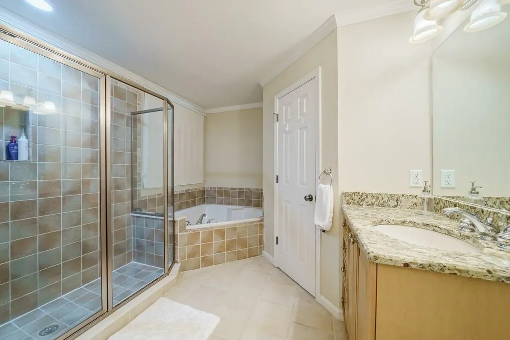 175 Old College Way, Sandy Springs, Georgia 30328, 5 Bedrooms Bedrooms, ,3 BathroomsBathrooms,Residential,Sold,175 Old College Way,7223747