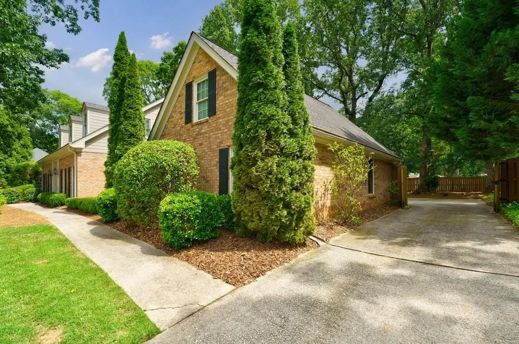 175 Old College Way, Sandy Springs, Georgia 30328, 5 Bedrooms Bedrooms, ,3 BathroomsBathrooms,Residential,Sold,175 Old College Way,7223747