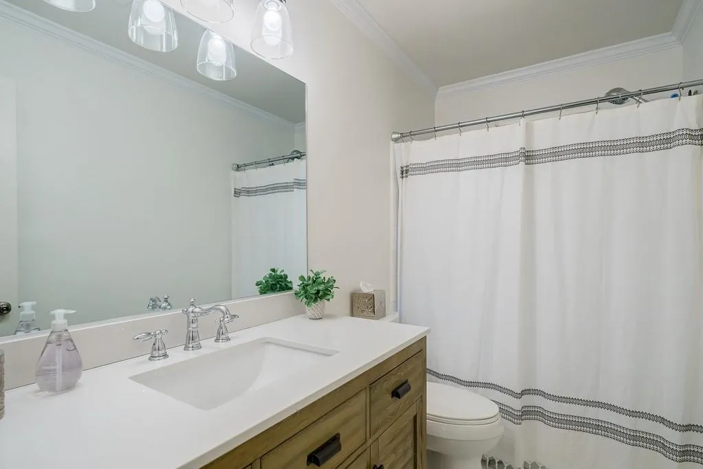 175 Old College Way, Sandy Springs, Georgia 30328, 5 Bedrooms Bedrooms, ,3 BathroomsBathrooms,Residential,Sold,175 Old College Way,7223747