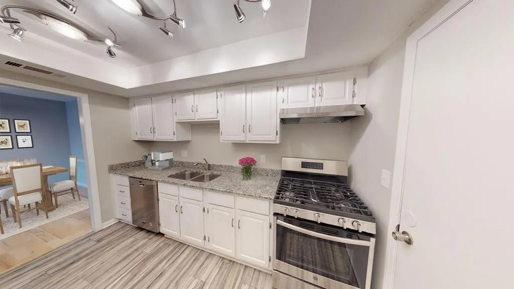 6851 Roswell Road Unit H12, Atlanta, Georgia 30328, 2 Bedrooms Bedrooms, ,2 BathroomsBathrooms,Residential,Sold,6851 Roswell Road Unit H12,6101637