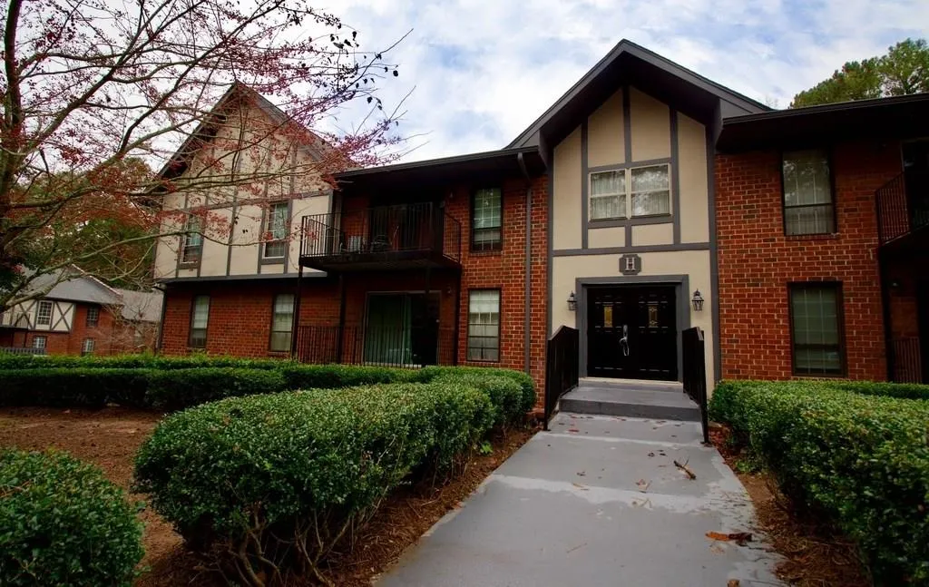 6851 Roswell Road Unit H12, Atlanta, Georgia 30328, 2 Bedrooms Bedrooms, ,2 BathroomsBathrooms,Residential,Sold,6851 Roswell Road Unit H12,6101637