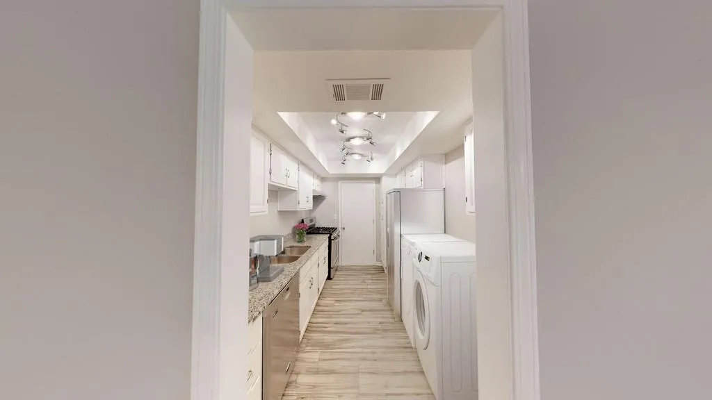 6851 Roswell Road Unit H12, Atlanta, Georgia 30328, 2 Bedrooms Bedrooms, ,2 BathroomsBathrooms,Residential,Sold,6851 Roswell Road Unit H12,6101637