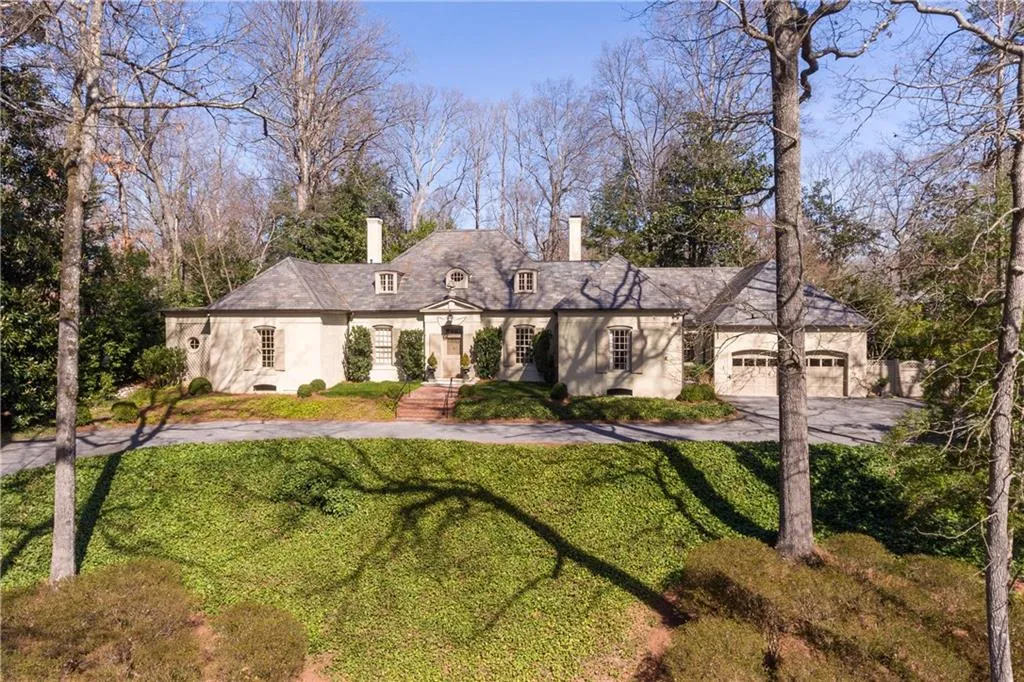 3517 Dumbarton Road Nw, Atlanta, Georgia 30327, 4 Bedrooms Bedrooms, ,5 BathroomsBathrooms,Residential,Sold,3517 Dumbarton Road Nw,5805833
