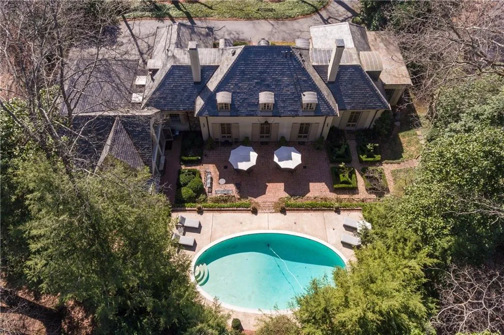 3517 Dumbarton Road Nw, Atlanta, Georgia 30327, 4 Bedrooms Bedrooms, ,5 BathroomsBathrooms,Residential,Sold,3517 Dumbarton Road Nw,5805833