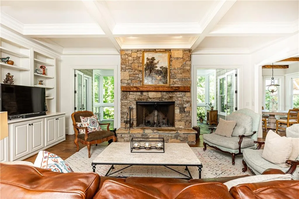 4770 E Conway Drive Nw, Atlanta, Georgia 30327, 6 Bedrooms Bedrooms, ,5 BathroomsBathrooms,Residential,Sold,4770 E Conway Drive Nw,7399613