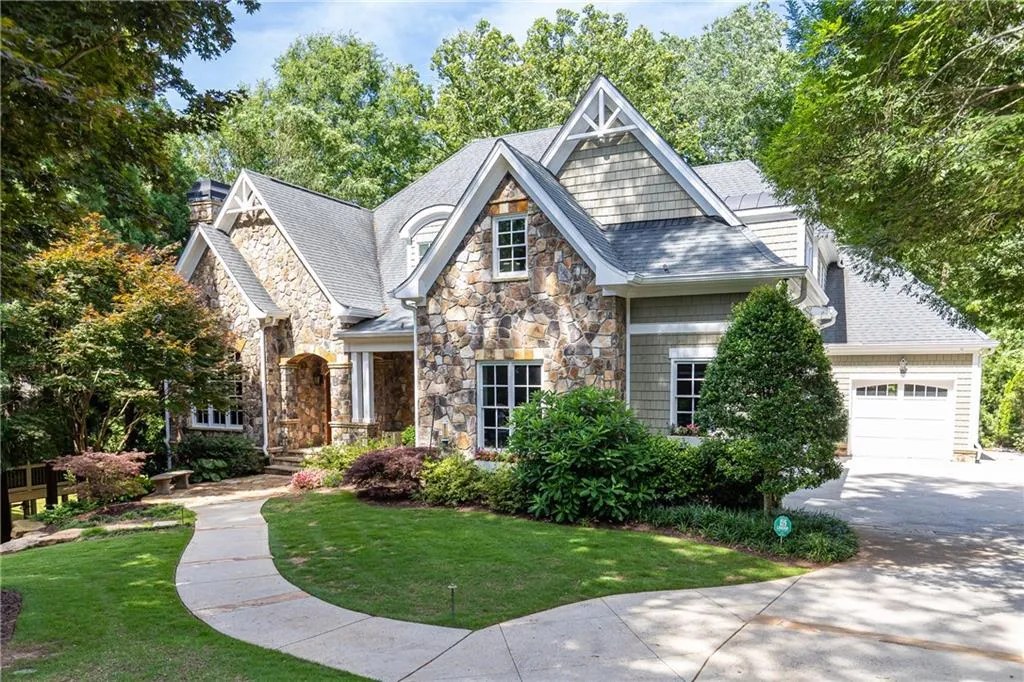 4770 E Conway Drive Nw, Atlanta, Georgia 30327, 6 Bedrooms Bedrooms, ,5 BathroomsBathrooms,Residential,Sold,4770 E Conway Drive Nw,7399613