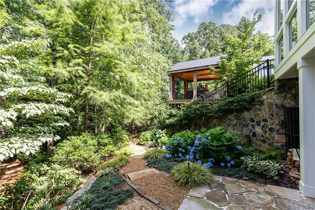4770 E Conway Drive Nw, Atlanta, Georgia 30327, 6 Bedrooms Bedrooms, ,5 BathroomsBathrooms,Residential,Sold,4770 E Conway Drive Nw,7399613