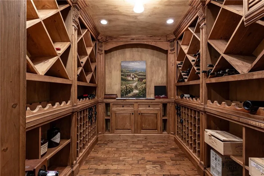 4770 E Conway Drive Nw, Atlanta, Georgia 30327, 6 Bedrooms Bedrooms, ,5 BathroomsBathrooms,Residential,Sold,4770 E Conway Drive Nw,7399613