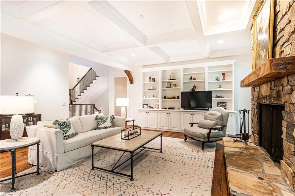 4770 E Conway Drive Nw, Atlanta, Georgia 30327, 6 Bedrooms Bedrooms, ,5 BathroomsBathrooms,Residential,Sold,4770 E Conway Drive Nw,7399613