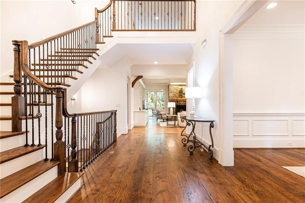 4770 E Conway Drive Nw, Atlanta, Georgia 30327, 6 Bedrooms Bedrooms, ,5 BathroomsBathrooms,Residential,Sold,4770 E Conway Drive Nw,7399613