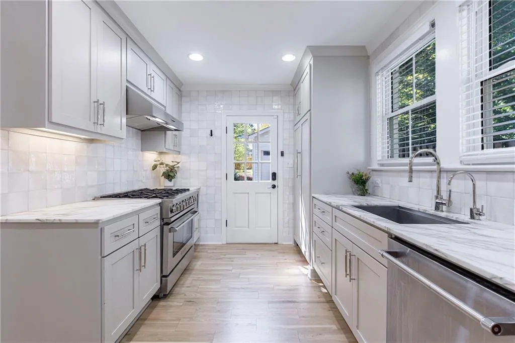 2840 Alpine Road, Atlanta, Georgia 30305, 5 Bedrooms Bedrooms, ,4 BathroomsBathrooms,Residential,For Sale,2840 Alpine Road,7649815