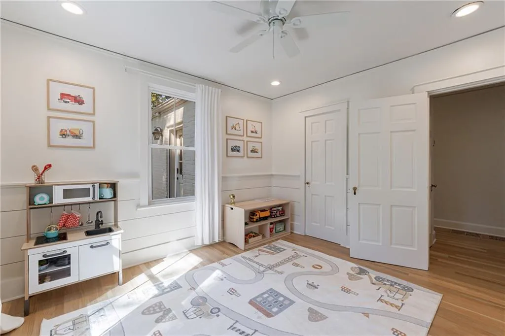 2840 Alpine Road, Atlanta, Georgia 30305, 5 Bedrooms Bedrooms, ,4 BathroomsBathrooms,Residential,For Sale,2840 Alpine Road,7649815