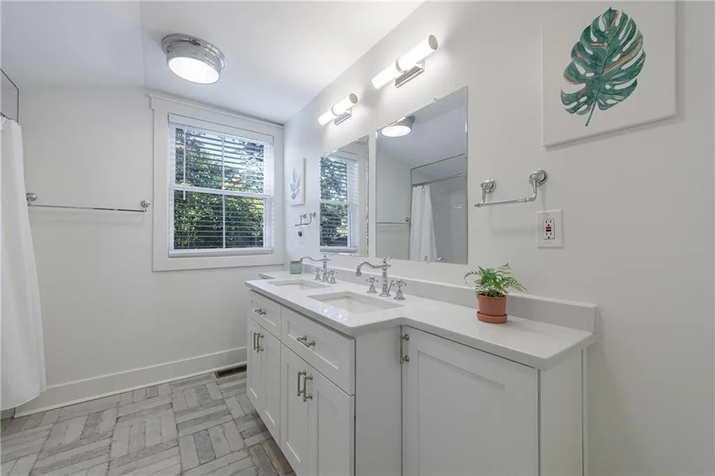 2840 Alpine Road, Atlanta, Georgia 30305, 5 Bedrooms Bedrooms, ,4 BathroomsBathrooms,Residential,For Sale,2840 Alpine Road,7649815