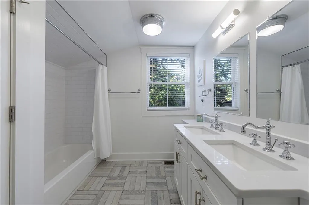 2840 Alpine Road, Atlanta, Georgia 30305, 5 Bedrooms Bedrooms, ,4 BathroomsBathrooms,Residential,For Sale,2840 Alpine Road,7649815