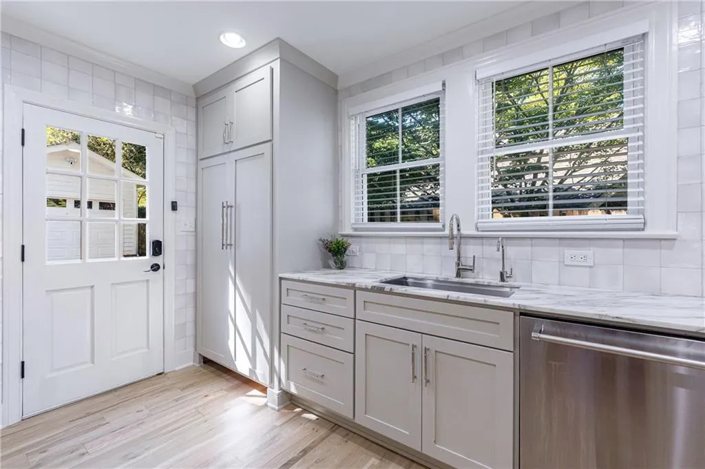 2840 Alpine Road, Atlanta, Georgia 30305, 5 Bedrooms Bedrooms, ,4 BathroomsBathrooms,Residential,For Sale,2840 Alpine Road,7649815
