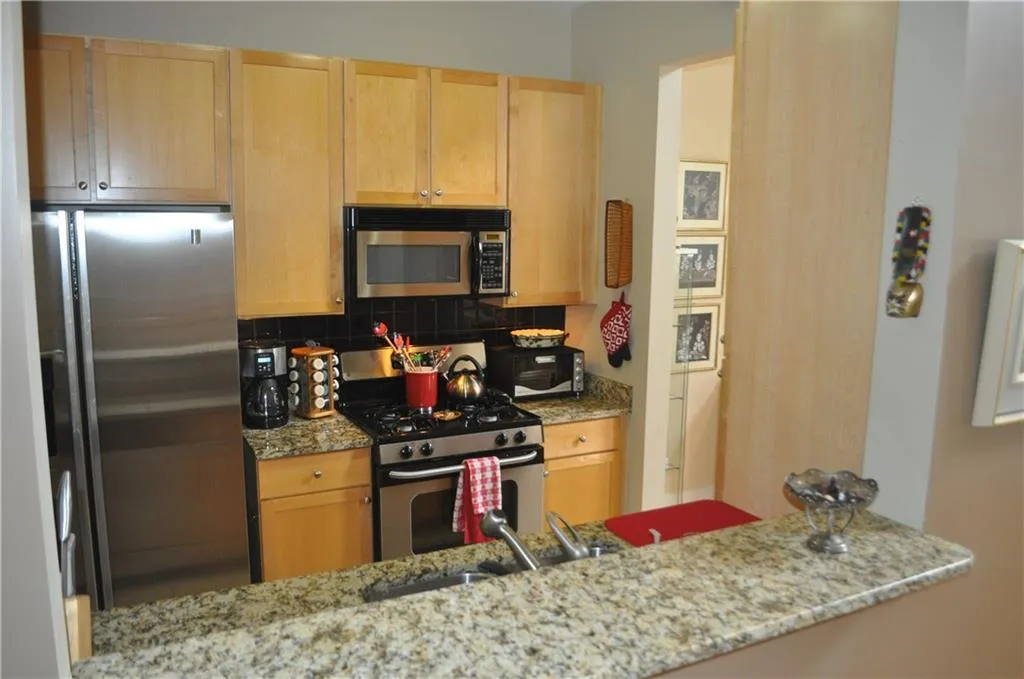 799 Hammond Drive Unit 404, Sandy Springs, Georgia 30328, 2 Bedrooms Bedrooms, ,2 BathroomsBathrooms,Residential,Sold,799 Hammond Drive Unit 404,5974615